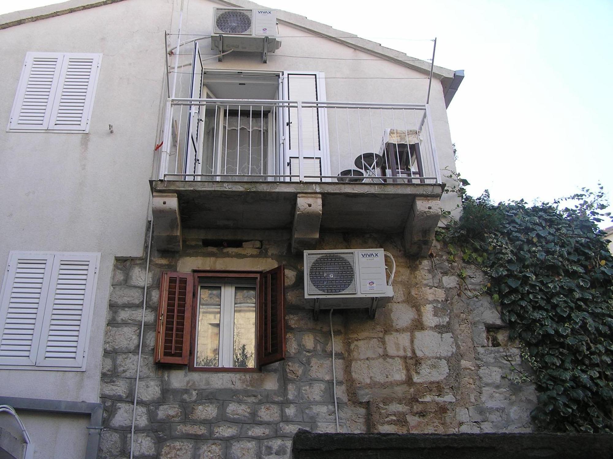 Apartment And Rooms Lucica Komiža Exterior foto